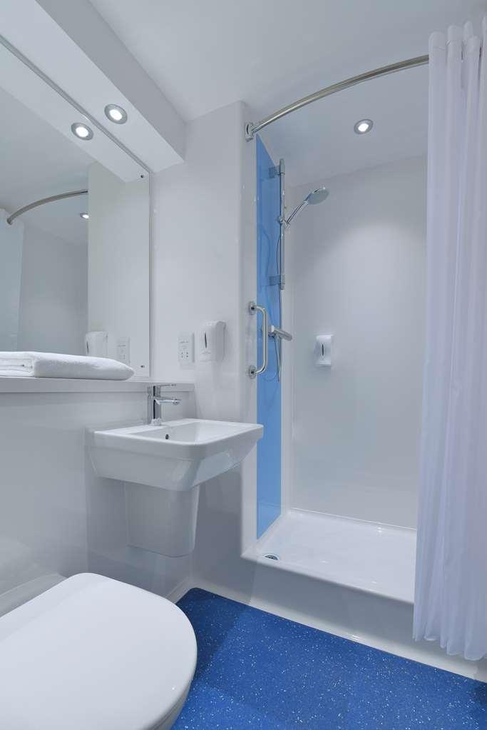 Travelodge Park Royal Londres Extérieur photo