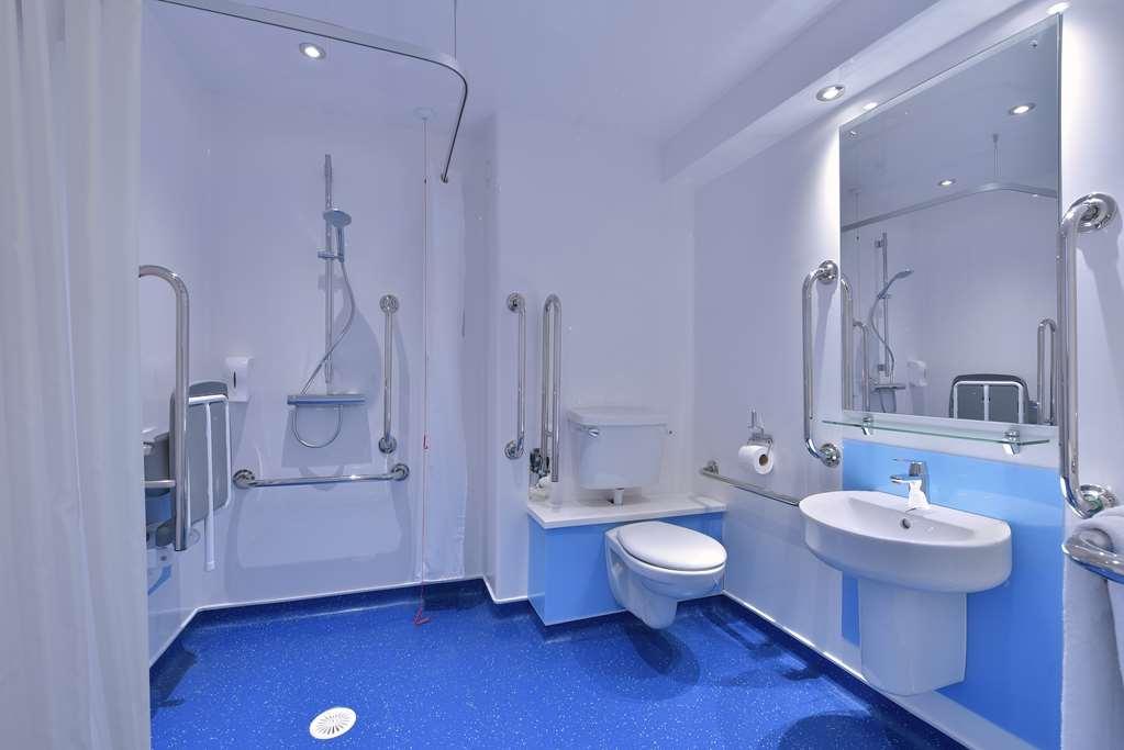 Travelodge Park Royal Londres Extérieur photo